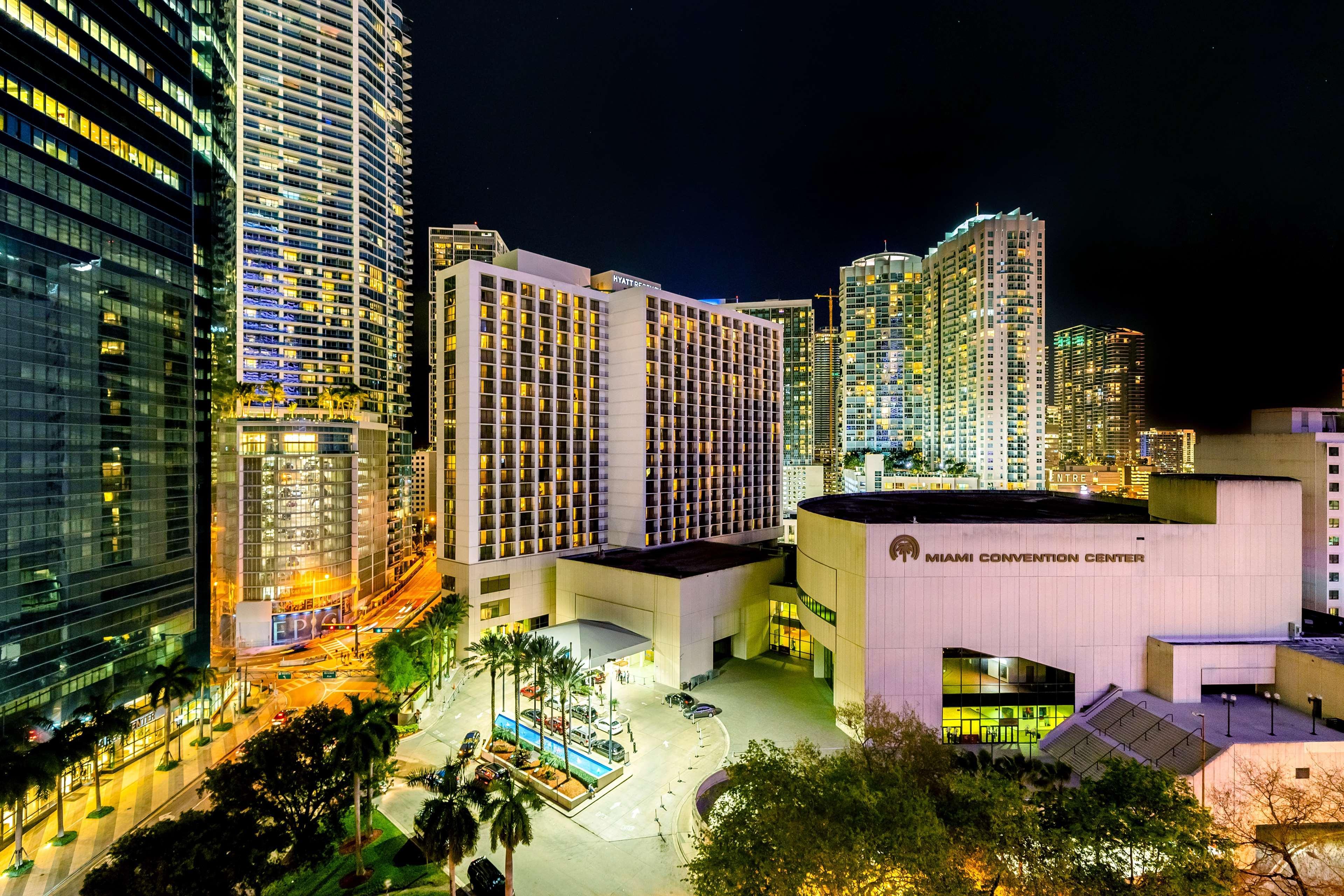 Hyatt Regency Miami Hotel Exterior photo